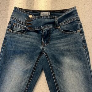 Rue21 women’s bell bottom jeans